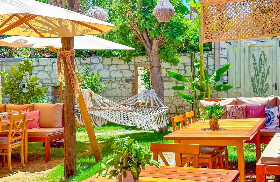 Banana Alacati Food & Stay - Adults Only-1